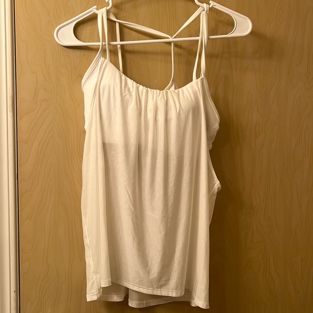 SZ: 6 White LULULEMON Tank top Built in Bra